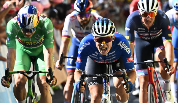 Philipsen se adjudica la etapa 15 del Tour de Francia, pero Vingegaard continúa de líder
