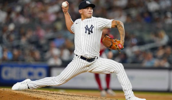 Jonathan Loáisiga recobra la confianza y consigue su primer salvamento de la temporada