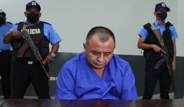 Madre de monseñor Urbina, preso desde hace más de 50 días, pide verlo