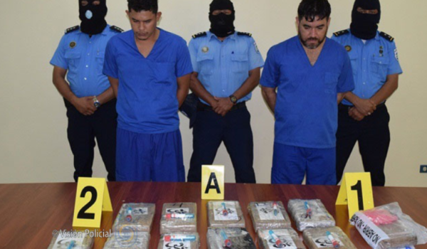 Dos sujetos capturados con 13 kilos de cocaína en residencial de Managua