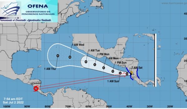 Bonnie sale de Nicaragua por el Pacífico, pero lluvias y vientos se mantienen en el país
