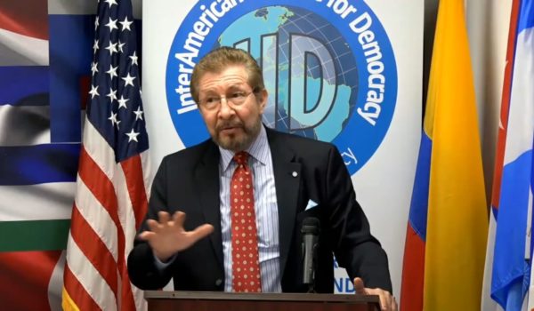 Carlos Sánchez Berzaín recomienda fortalecer la información en materia de libertad y democracia, identificando a los autores de la desinformación