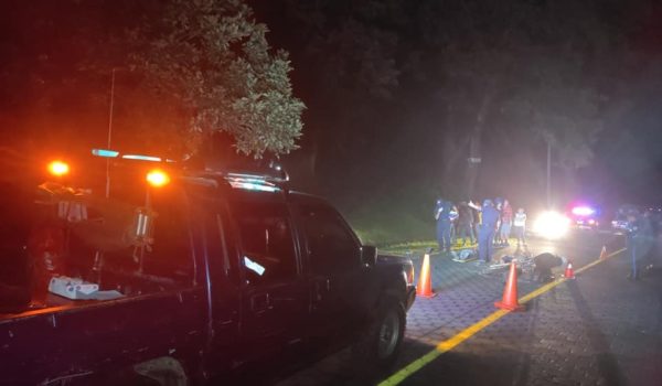 Mueren dos primos en accidente de tránsito