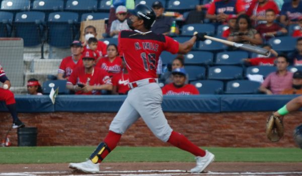 Leones se imponen a Dantos y empatan 2-2 la serie semifinal