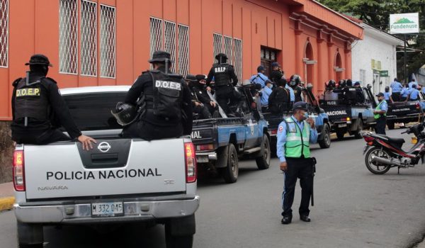 Obispo Rolando Álvarez celebra misa desde su «casa por cárcel» impuesta por el régimen: «Estoy siendo investigado, no sé de qué»
