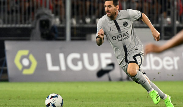 Messi y Neymar deslumbraron en violento despegue del PSG