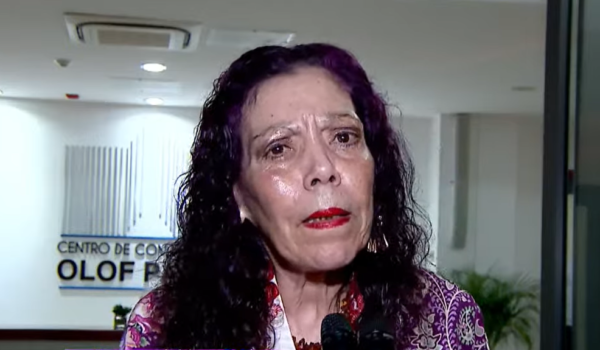 Rosario Murillo dice que están «manipulando los símbolos sagrados», mientras el régimen ataca a la Iglesia católica