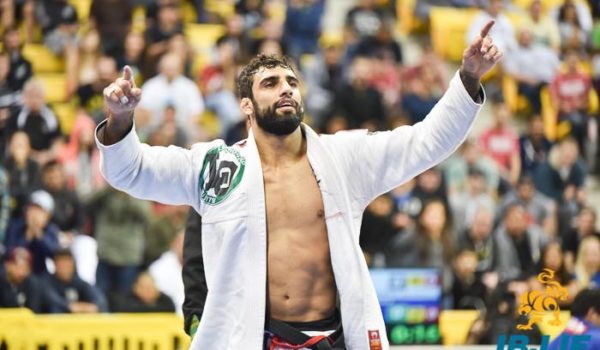Leyenda mundial del jiu-jitsu brasileño muere de un disparo en un club
