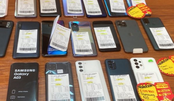 Policía tica atrapa a ladrón nica in fraganti con 18 celulares robados