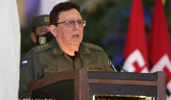 Ejército resguarda espacio marítimo ganado en la CIJ de quienes «se niegan a cumplir la sentencia que no tiene vuelta atrás», advierte Avilés