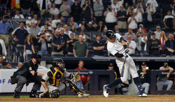 Aaron Judge dispara el histórico jonrón 60 y Giancarlo Stanton corona espectacular remontada yanqui