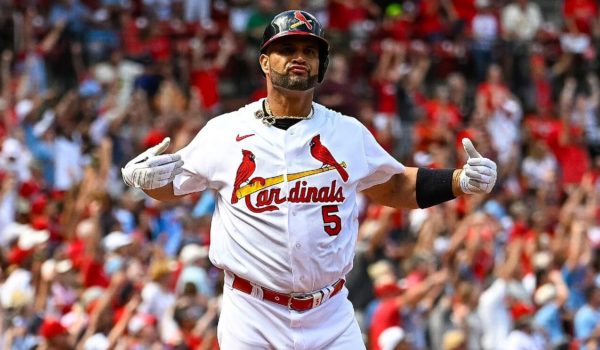 Albert Pujols acelera y llega a 698 jonrones