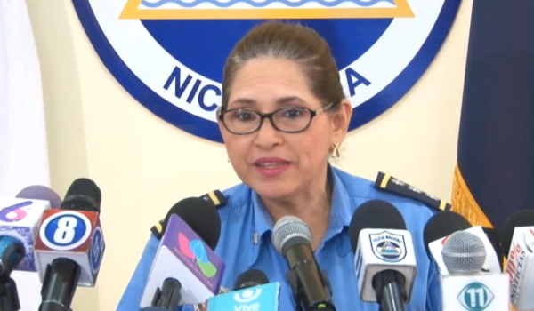 Dictadura aumenta número de jefes policiales: Seis comisionadas mayores serán ascendidas a comisionadas generales
