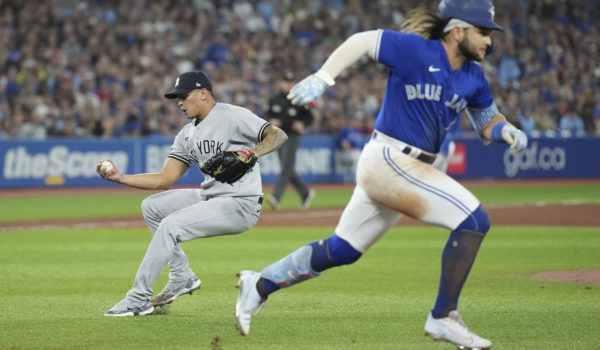 Jonathan Loáisiga en otro magistral relevo, pero Yanquis caen en Toronto y Judge sigue en 60 HR
