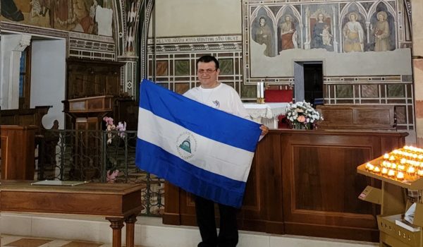 Padre Uriel Vallejos, circulado por la dictadura en la Interpol: “Los delincuentes están en el poder”