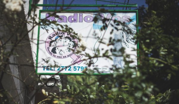 Policía orteguista se toma la sede de Radio Vos en Matagalpa, un mes después de ser cancelada por el régimen