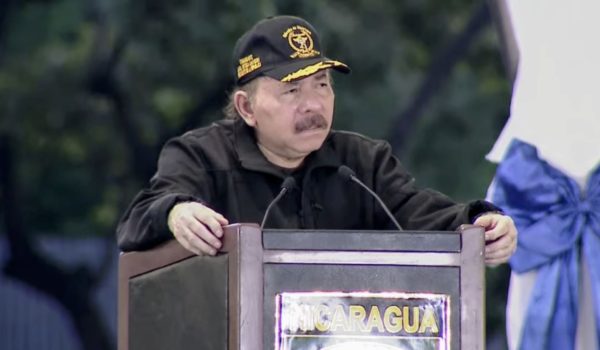 Ortega vuelve con sus ataques a las protestas de 2018, a EE. UU. y a los empresarios, durante su discurso en el desfile del Ejército