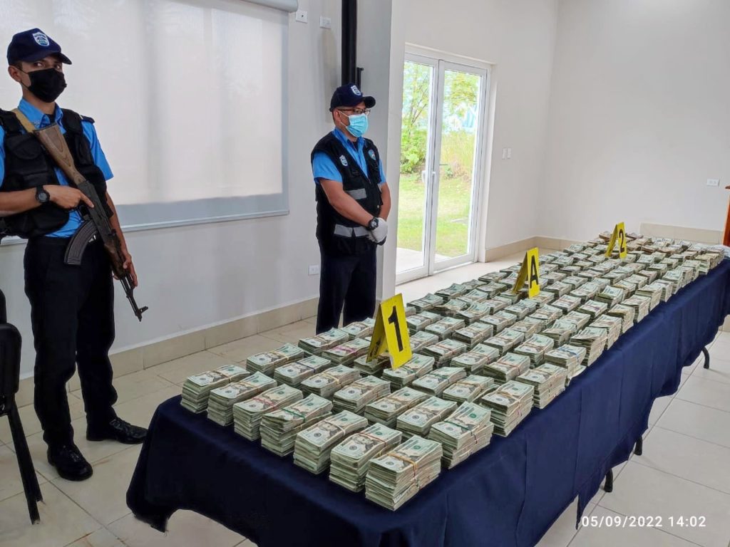 Un millón 173 mil 575 dólares presuntamente proveniente del narcotráfico incautó la Policía. en Nindiri, departamento de Masaya.