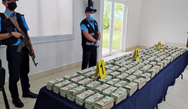 Un millón 173 mil 575 dólares presuntamente proveniente del narcotráfico incautó la Policía. en Nindiri, departamento de Masaya.