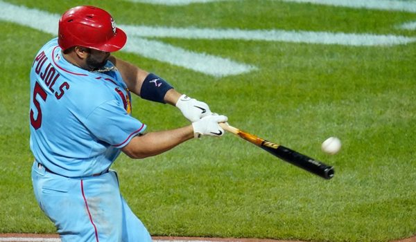 Otro bombazo de Albert Pujols y llega a 697 jonrones