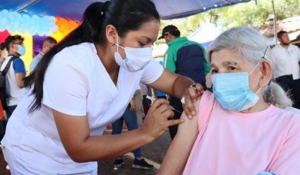 Ministerio de Salud de Nicaragua inicia vacunación de refuerzo anticovid