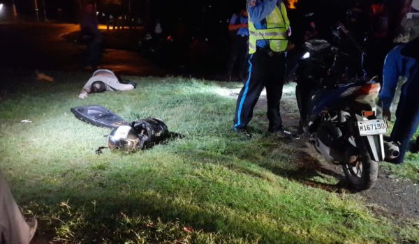 Motociclista ruso muere al estrellarse contra poste en las calles de Managua