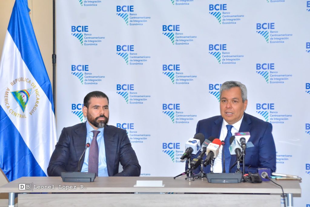 Congresista de EE. UU. cuestiona los fuertes flujos de préstamos que se ha dado a Ortega e insta a Biden a desfinanciar la