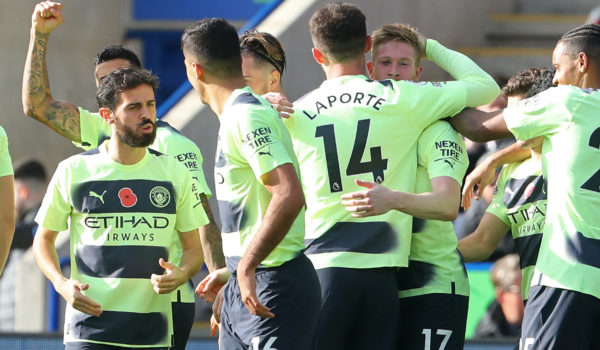 Manchester City batalló para ganar, pero es líder provisional en Inglaterra