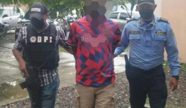 Un nicaragüense detenido como sospechoso de matar a su hijastro de 2 años, en Honduras