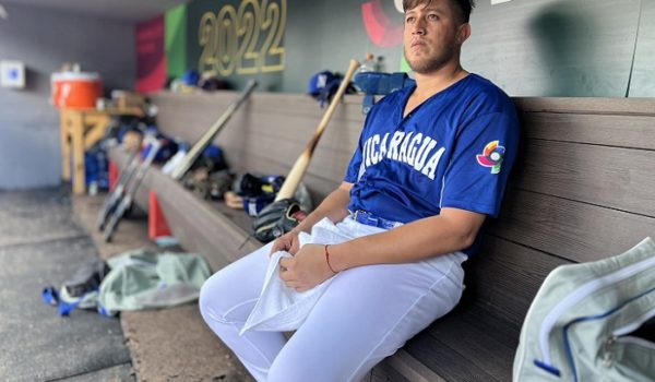Osman Gutiérrez, el prospecto firmado por 210,000 dólares, reta a Brasil por el cupo al Clásico Mundial de Beisbol