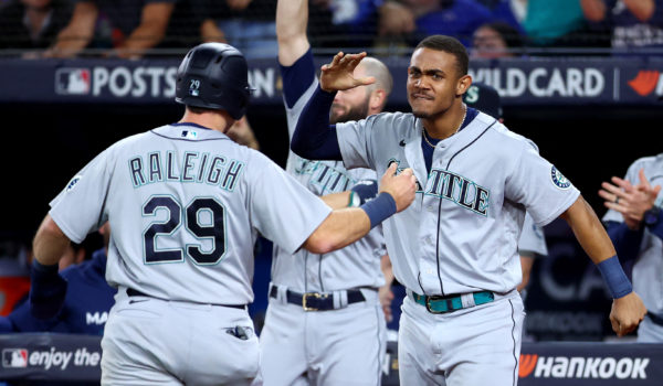 Marineros completan remontada espectacular y barren a Toronto