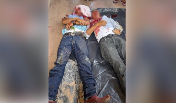 Dos hombres mueren tras vuelco de camión