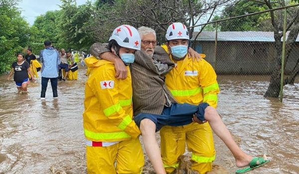Tormenta tropical Julia sale de Nicaragua, dice Ineter, pero lluvias van a continuar hasta el martes