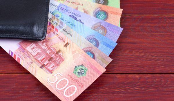Gobierno de Nicaragua y los hogares se endeudan más, pese a amenazas externas: el dinero se pondrá más caro en el mundo