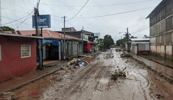 El Rama recupera comunicación, pero siguen a la espera de energía eléctrica. Así se ven sus calles