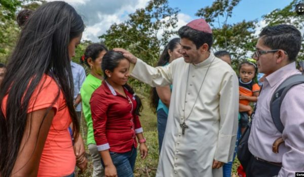 Nicaragua: obispo crítico a Ortega cumple 3 meses en un «limbo jurídico»