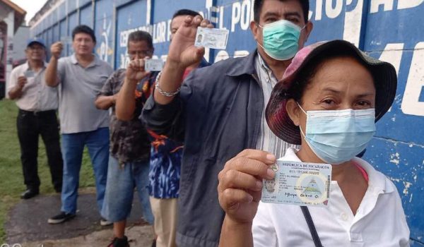 Los CPC se activan en búsqueda de votantes, mientras medios oficialistas publican fotos de centros de votación con pocas filas