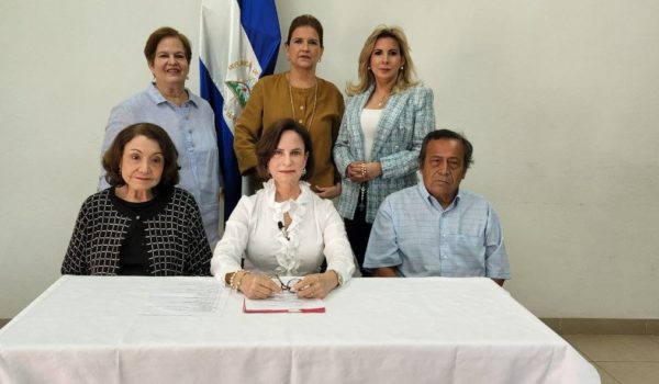 Grito por la libertad de los presos políticos en el umbral de las fiestas marianas
