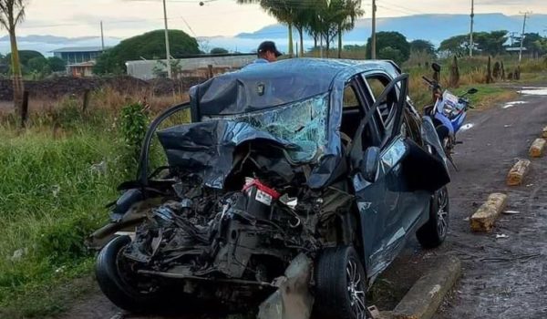 Trabajador de la Alcaldía de Sébaco muere al chocar contra cabezal en la Panamericana Norte