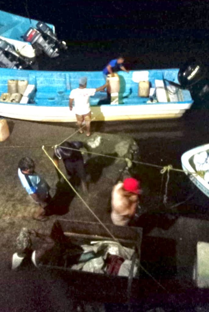 Para burlar a las autoridades migratorias y llegar a Oaxaca, las personas ahora se arriesgan a viajar por el mar abierto. Estos son los testimonios