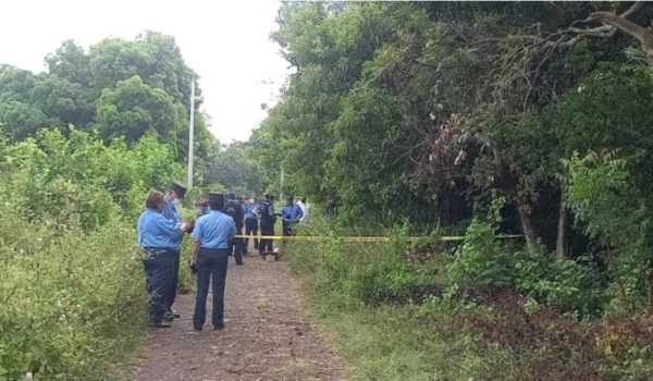 Se entregan a la Policía hermanos leoneses sospechosos de matar a comerciante