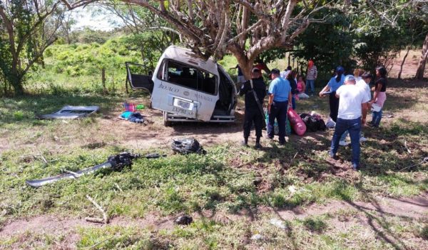Dejan en prisión a conductor de microbús que provocó accidente en el que murieron padre e hija