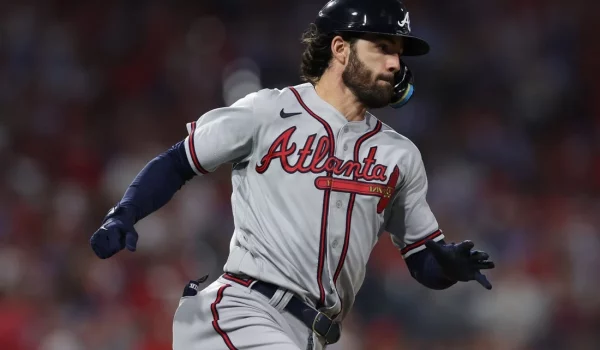 Dansby Swanson firmado por los Cachorros, J. D. Martínez por los Dodgers