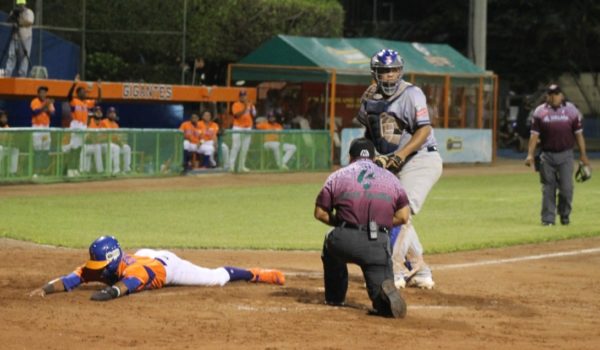 Gigantes sobreviven a rebelión india y son líderes en la Liga Profesional