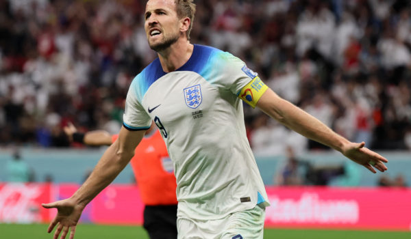 Inglaterra golea a Senegal y se medirá a Francia en cuartos de final