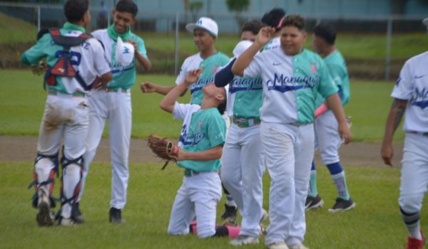 Managua y Masaya se disputan la cima del beisbol nacional juvenil A este martes