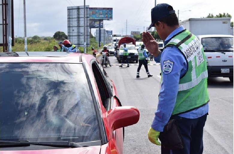 Policía instala 75 retenes permanentes para prevenir accidentes EN MANAGUA