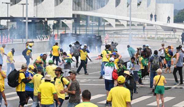 Bolsonaristas invaden el Congreso, el palacio presidencial y la Corte Suprema de Brasil