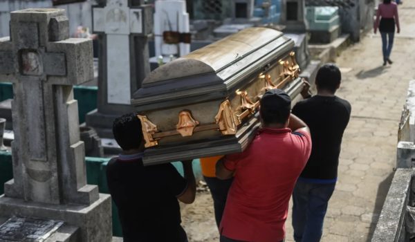 El drama de repatriar a un ser querido