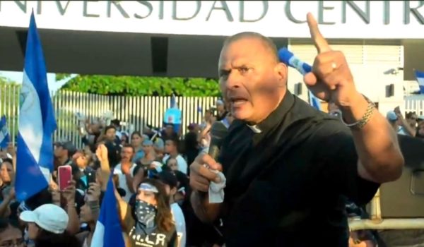 Orteguismo organiza «juicio» contra el padre Benito Martínez Gamboa